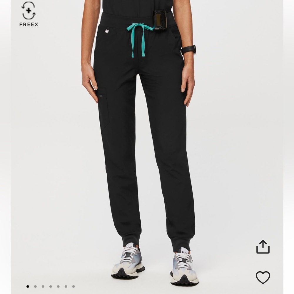Figs Black FREEx High Waisted Zamora Jogger Scrub Pants